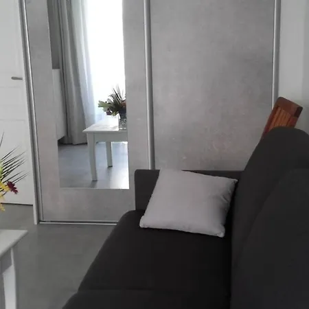 Port Vauban F3 Refait A Neuf Antibes