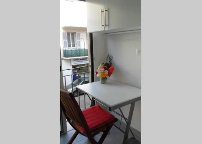 Port Vauban F3 Refait A Neuf *