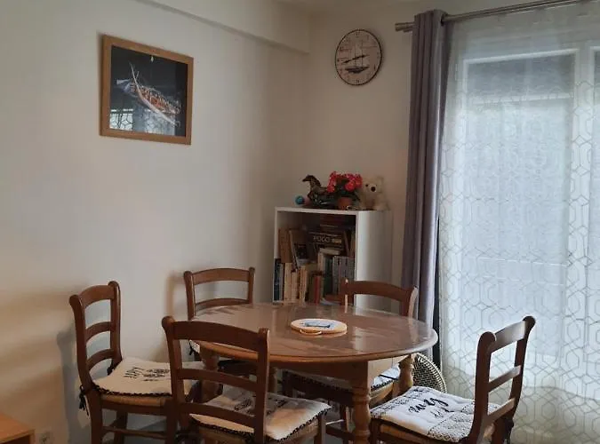 Port Vauban F3 Refait A Neuf *