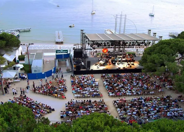 Port Vauban F3 Refait A Neuf Antibes