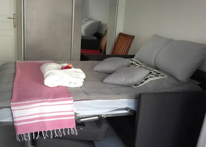 Port Vauban F3 Refait A Neuf * Antibes